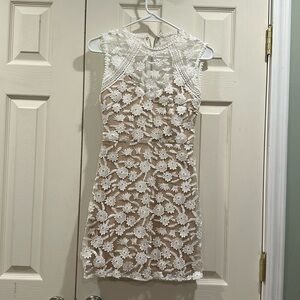 Bloomingdale’s white lazy floral dress - XS